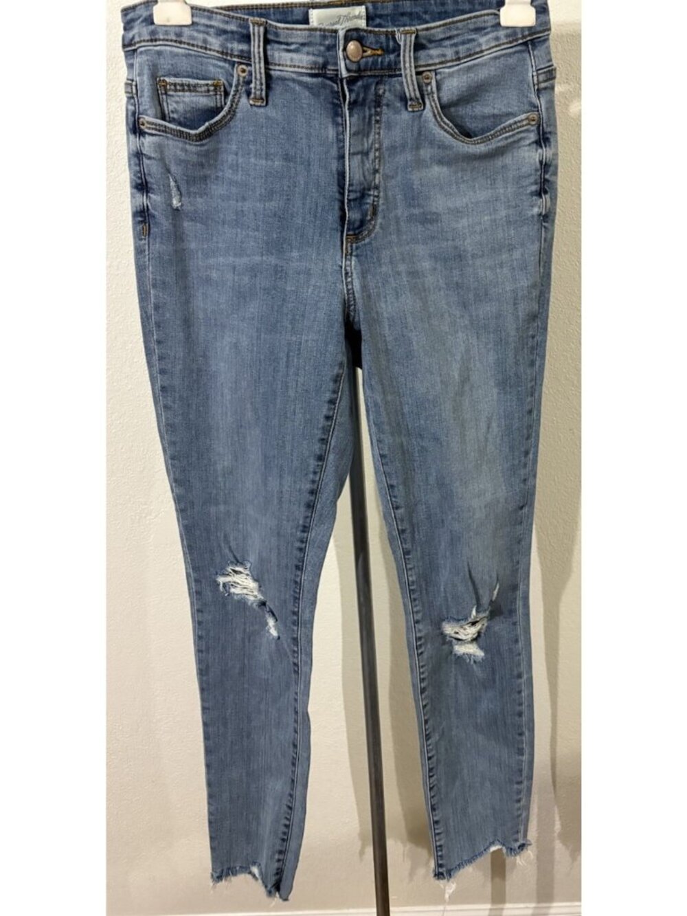 Universal Thread Womens Mid Rise Skinny Jeans Stretch Size 6/28 R 28X28